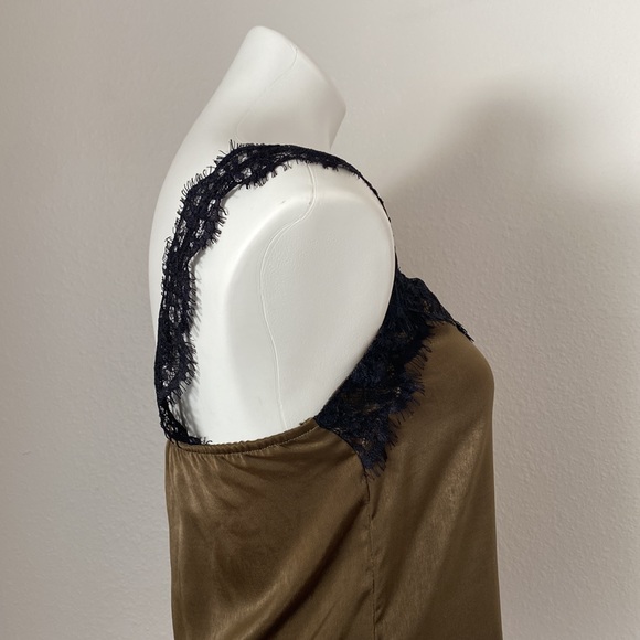 Blooming Jelly Women's Olive Lace Tank Top Size XS - Picture 5 of 8